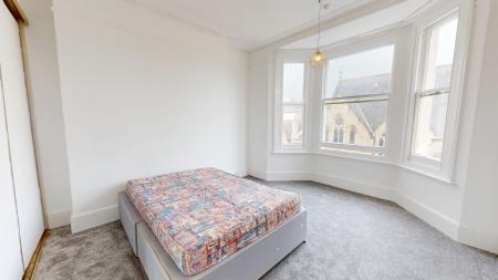 1 bedroom Flat to let in Holland Road, Hove, BN3