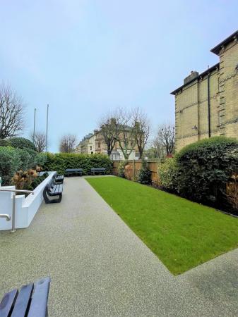 2 bedroom Flat to let in Eaton Road, Hove, BN3