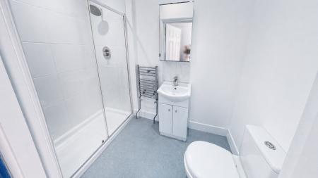 1 bedroom Flat to let in Western Road, Hove, BN3
