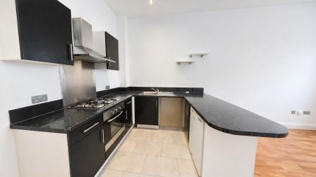 1 bedroom Flat to let in Western Road, Hove, BN3