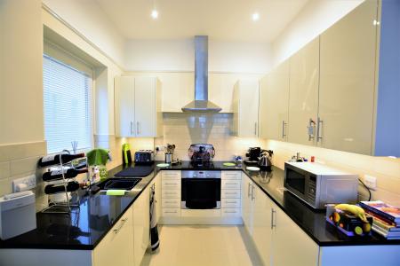 1 bedroom Flat to let in Walsingham Road, Hove, BN3