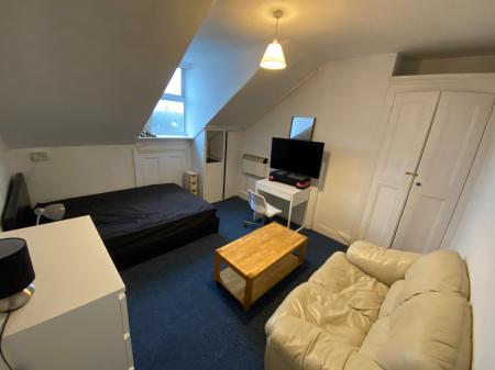 1 bedroom House share to let in 12 St Michaels Place, Brighton, BN1
