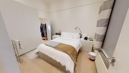 2 bedroom Flat to let in First Avenue, Hove, BN3