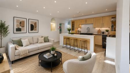 3 bedroom Flat to let in Park Crescent, Brighton, BN2