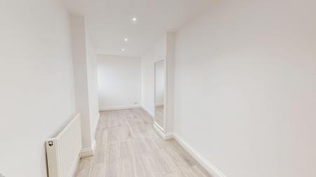3 bedroom Flat to let in Park Crescent, Brighton, BN2