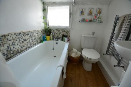 1 bedroom Flat to let in Goldstone Road, Hove, BN3