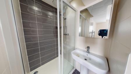 1 bedroom Flat to let in Brunswick Place, Hove, BN3