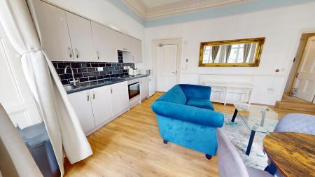 1 bedroom Flat to let in Brunswick Place, Hove, BN3