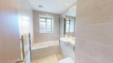 1 bedroom Flat to let in Western Road, City Centre, Brighton, BN1