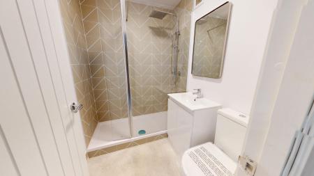 2 bedroom Flat to let in Russell Square, City Centre, Brighton, BN1