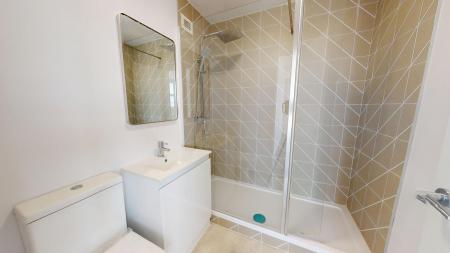 2 bedroom Flat to let in Russell Square, City Centre, Brighton, BN1