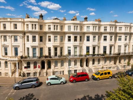 2 bedroom Flat for sale in St Aubyns, Hove, BN3