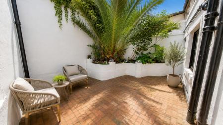 2 bedroom Flat for sale in St Aubyns, Hove, BN3