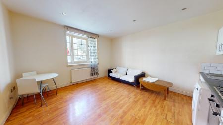 1 bedroom Flat to let in Western Road, Hove, BN3