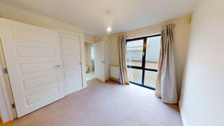 2 bedroom Flat to let in South Court, Dyke Road, Hove, BN1