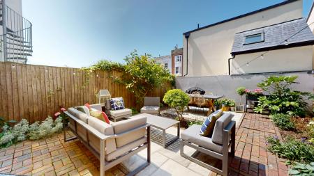 1 bedroom Flat for sale in Brunswick Place, Hove, BN3