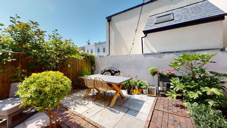 1 bedroom Flat for sale in Brunswick Place, Hove, BN3
