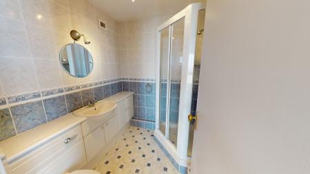2 bedroom Flat to let in Russell Square, City Centre, Brighton, BN1