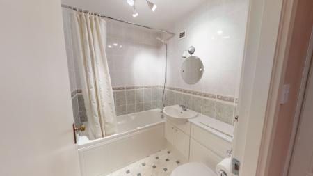 2 bedroom Flat to let in Russell Square, City Centre, Brighton, BN1