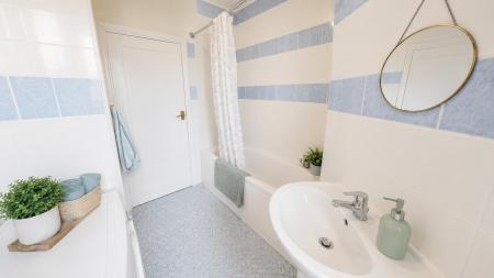 1 bedroom Flat to let in Holland Road, Hove, BN3