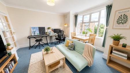 1 bedroom Flat to let in Holland Road, Hove, BN3