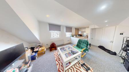 1 bedroom Flat to let in First Avenue, Hove, BN3