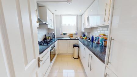 2 bedroom Flat to let in Russell Square