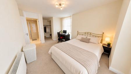 2 bedroom Flat to let in Russell Square