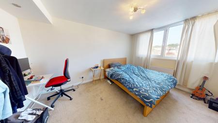 2 bedroom Flat to let in Russell Square