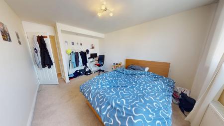 2 bedroom Flat to let in Russell Square
