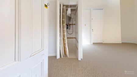 1 bedroom Studio flat to let in First Avenue, Hove, BN3