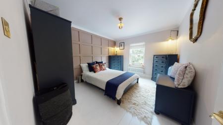 2 bedroom Flat to let in Eaton Gardens, Hove, BN3