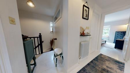 2 bedroom Flat to let in Eaton Gardens, Hove, BN3