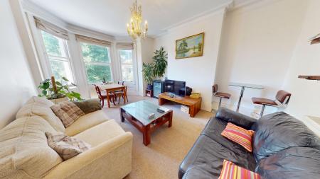 3 bedroom Flat to let in Denmark Villas, Hove, BN3