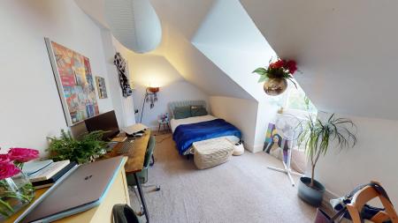 3 bedroom Flat to let in Denmark Villas, Hove, BN3
