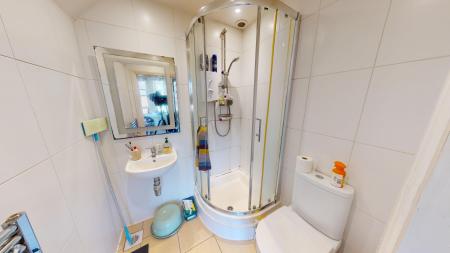 3 bedroom Flat to let in Denmark Villas, Hove, BN3