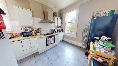3 bedroom Flat to let in Denmark Villas, Hove, BN3