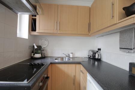 1 bedroom Studio flat to let in Powis Road, City Centre, Brighton, BN1