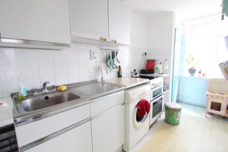 2 bedroom Flat to let in Lavender Street, Brighton, BN2