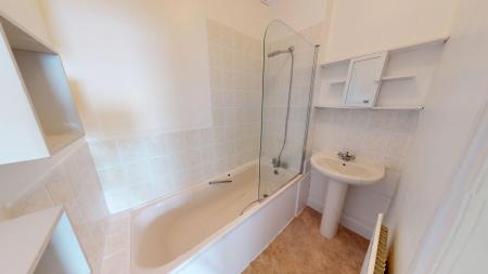 2 bedroom Flat to let in Buckingham Road, Brighton, BN1