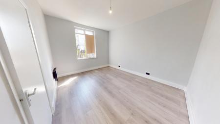 2 bedroom Flat to let in Clarence Square, City Centre, Brighton, BN1