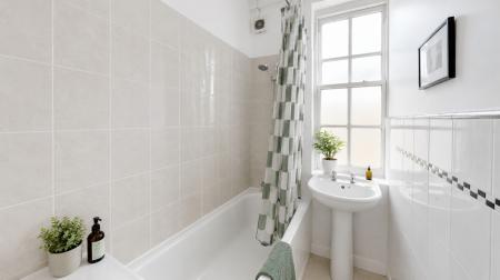 3 bedroom Flat to let in St James Mansions, Old Steine, Kemptown, Brighton, BN1