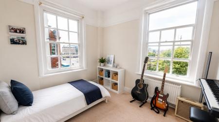 3 bedroom Flat to let in St James Mansions, Old Steine, Kemptown, Brighton, BN1