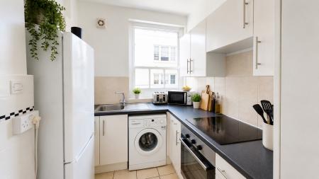 3 bedroom Flat to let in St James Mansions, Old Steine, Kemptown, Brighton, BN1