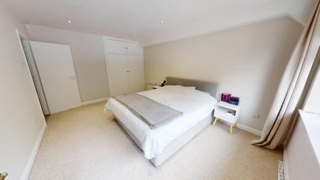 2 bedroom Flat to let in Woodland Parade, Hove, BN3