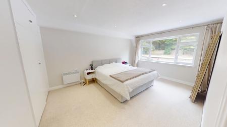 2 bedroom Flat to let in Woodland Parade, Hove, BN3