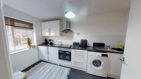 2 bedroom Flat to let in Woodland Parade, Hove, BN3