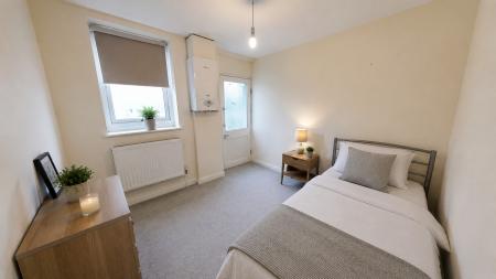2 bedroom Flat to let in Brunswick Road, Hove, BN3