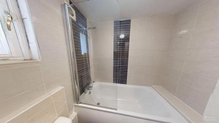 2 bedroom Flat to let in Brunswick Road, Hove, BN3