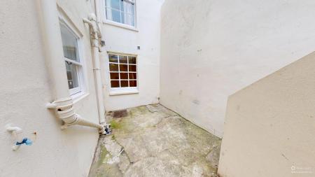 2 bedroom Flat to let in Brunswick Road, Hove, BN3